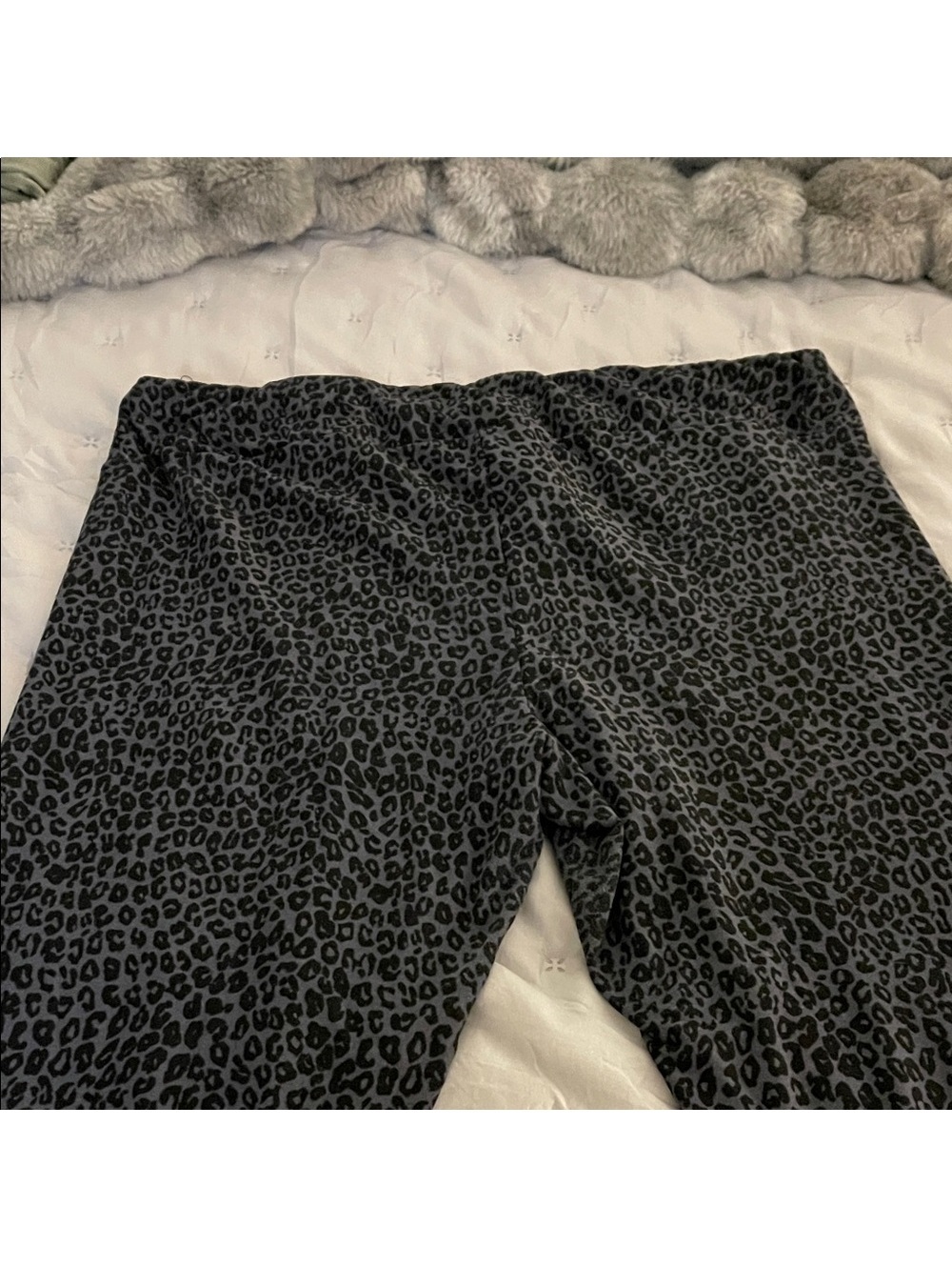 Time and Tru | L | Dark Leopard Print Leggings - Picture 6 of 7